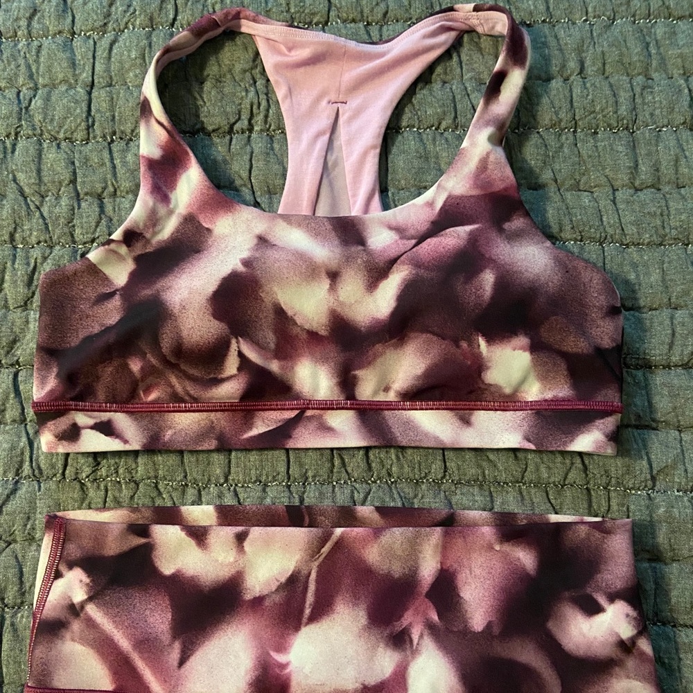 Lululemon workout set
